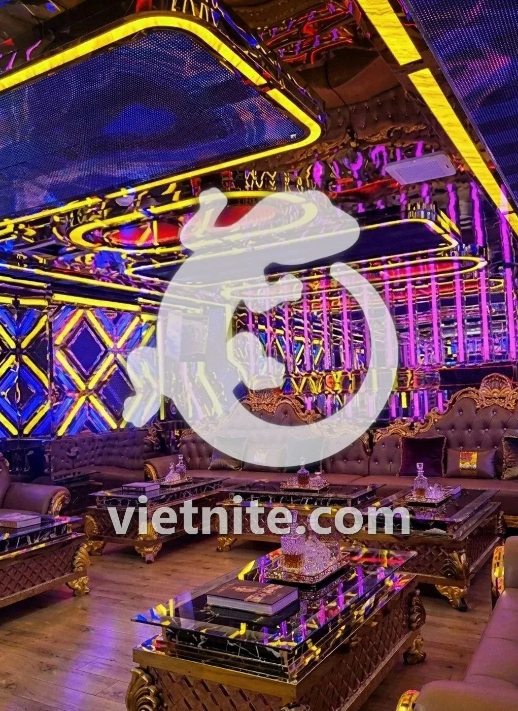 다낭 벤츠 가라오케 VIP 룸 내부