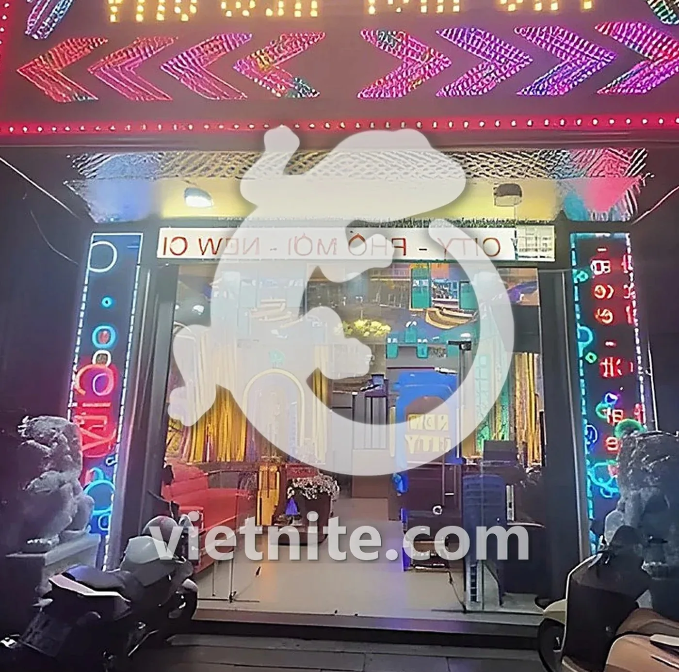 나트랑 뉴시티 가라오케 외관과 간판