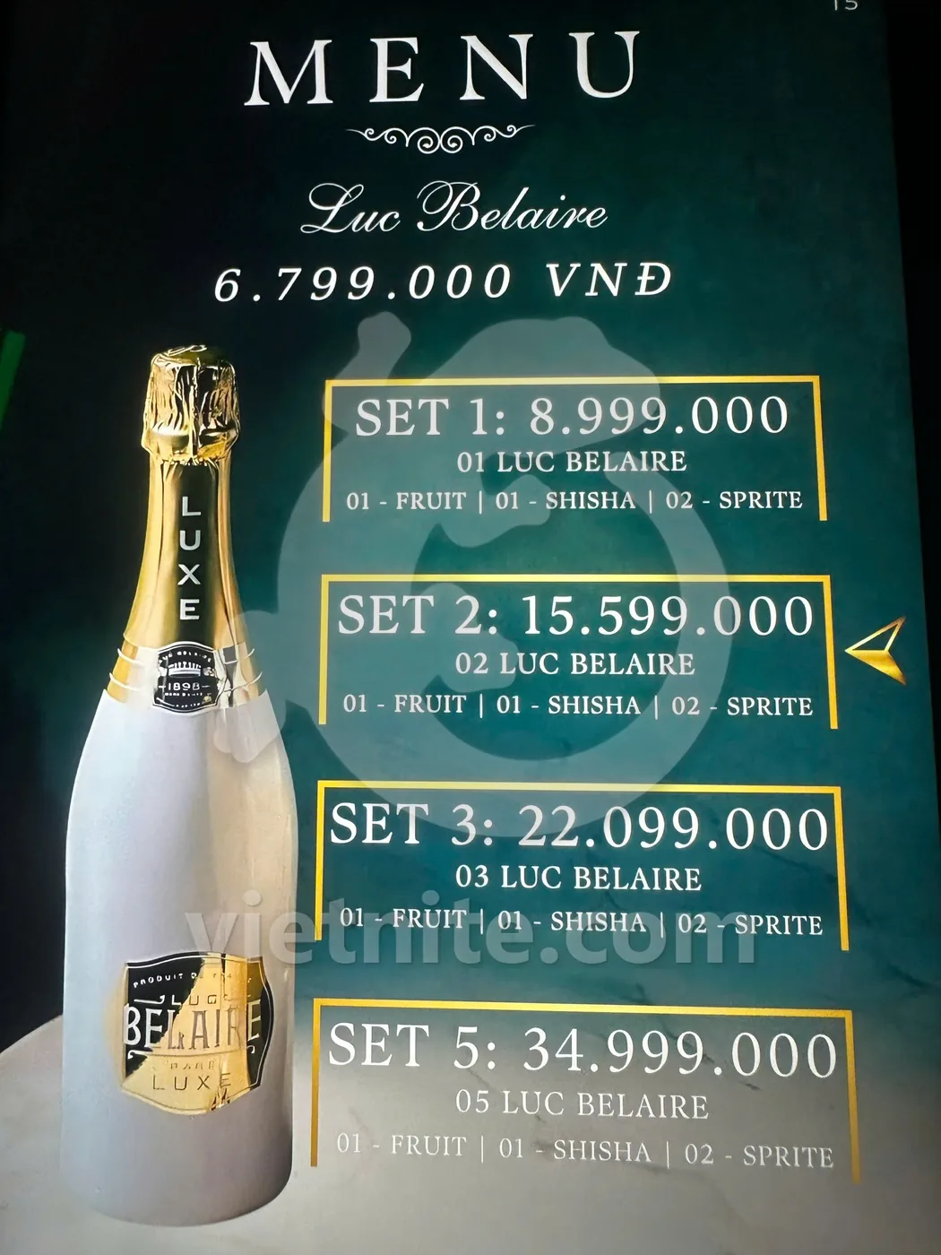 푸꾸옥 9E 클럽 메뉴판 — 뤽 벨레어 단품 6,799,000동과 1·2·3·5병 세트 금액
